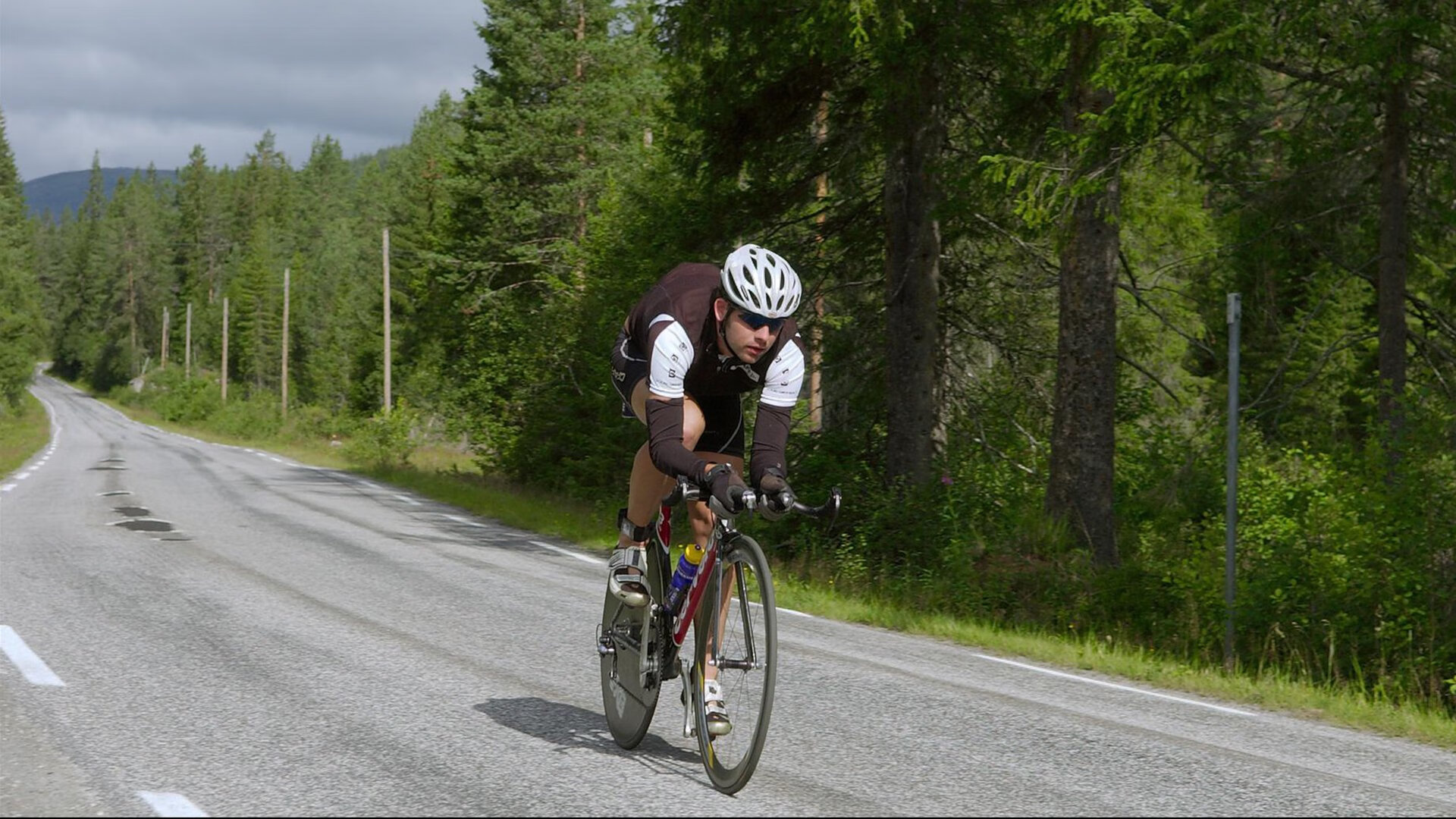 mk体育电脑版-里昂边锋插上拉扯出巨大进攻空间，里昂集锦