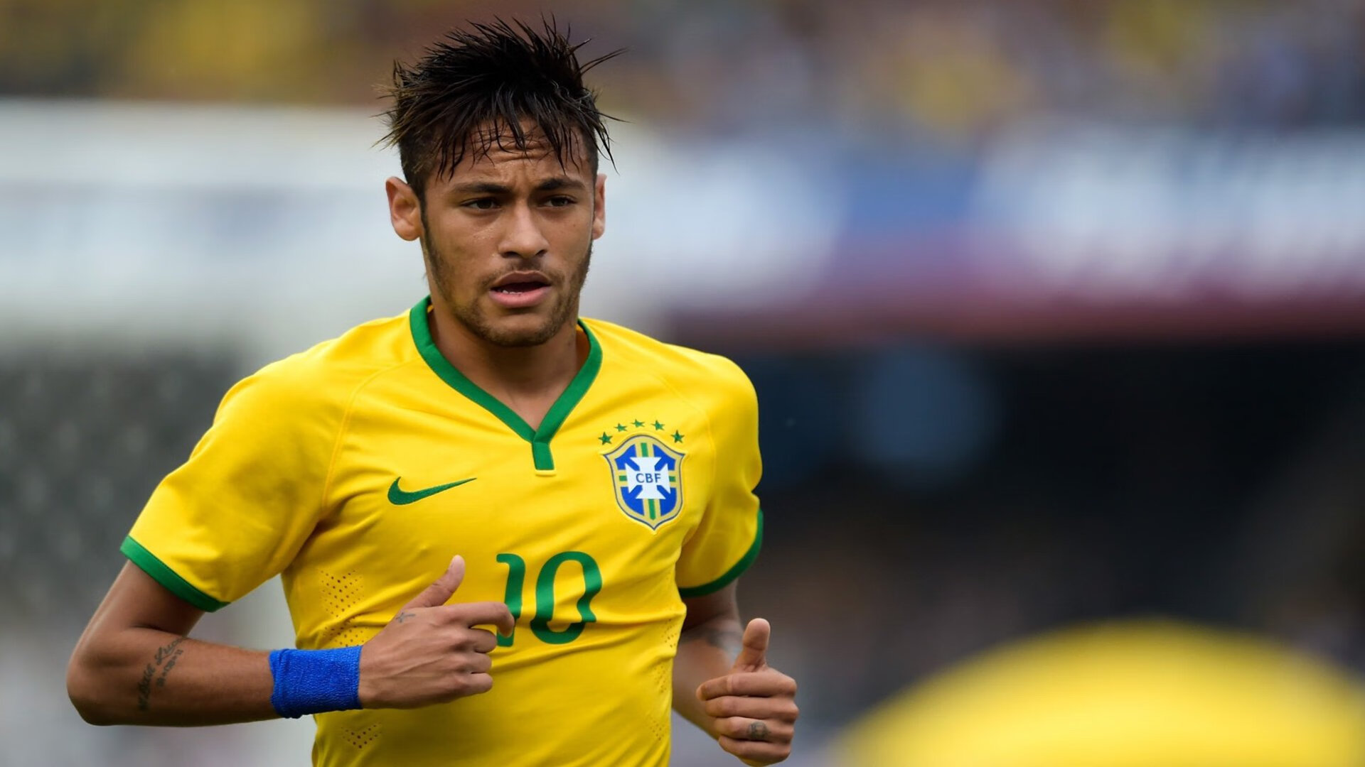 欧洲杯慢镜头：经典瞬间的完美还原，欧洲杯让你心碎